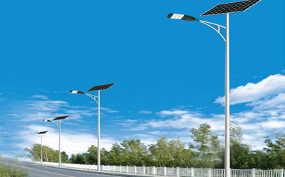 农村道路装托里太阳能路灯选多大瓦数实测